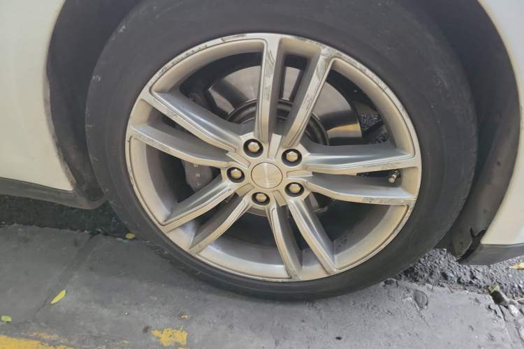 Used Tesla Model S 2014 S 85 Right Front Wheel Hub