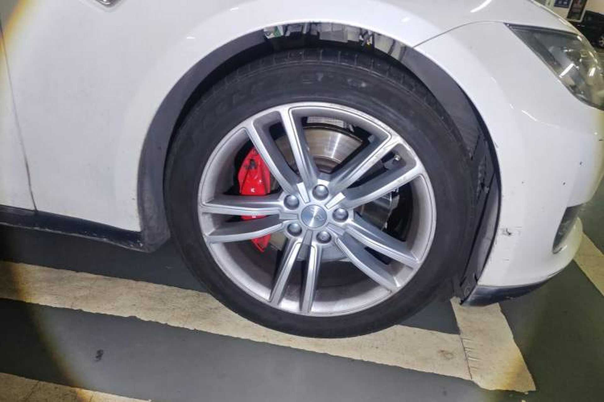 Used Tesla Model S 2014 S P85 Right Front Wheel Hub