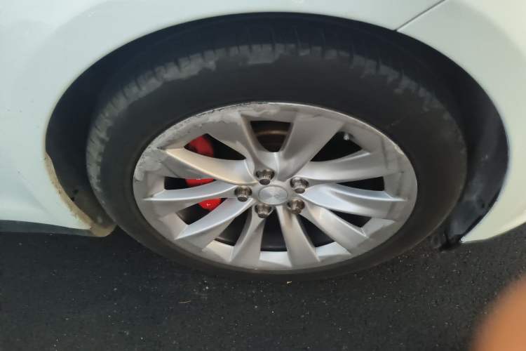 Used Tesla Model S 2014 S P85 Right Front Wheel Hub