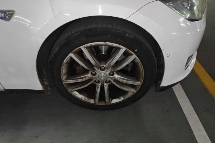 Used Tesla Model S 2014 S 85 Right Front Wheel Hub