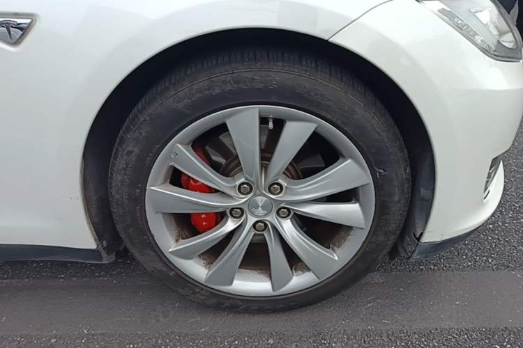 Used Tesla Model S 2014 S P85 Right Front Wheel Hub
