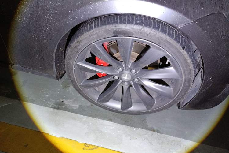 Used Tesla Model S 2015 S P85D Right Front Wheel Hub