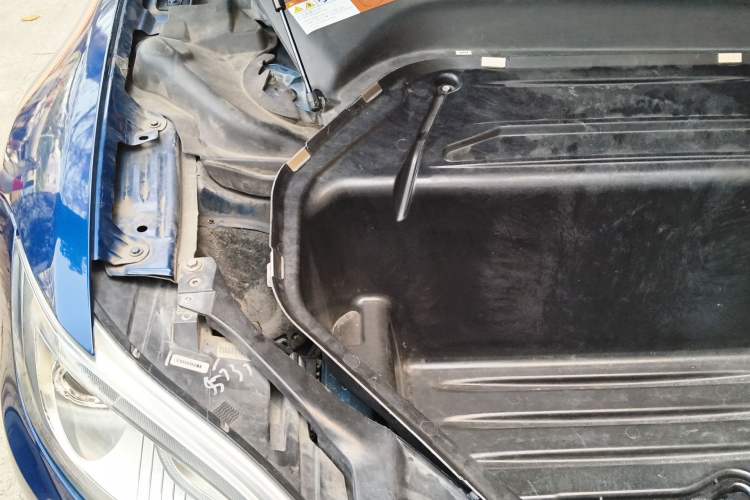 Used Tesla Model S 2015 S P85D Engine Bay Right