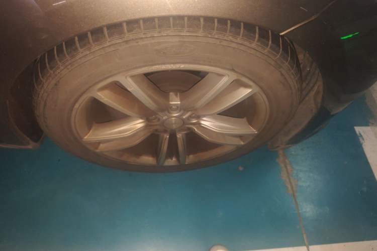 Used Tesla Model S 2015 S 70D Right Front Wheel Hub