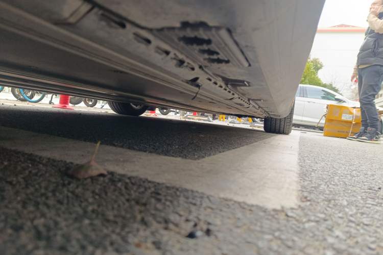 Used Tesla Model S 2015 S 70D Chassis Rear Right