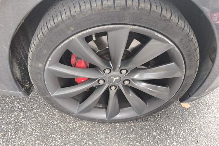 Used Tesla Model S 2015 S P85D Right Front Wheel Hub