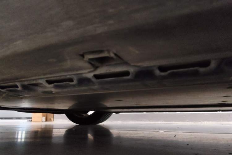 Used Tesla Model S 2015 S 70D Chassis Rear Right