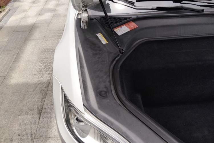 Used Tesla Model S 2015 S 85D Engine Bay Right
