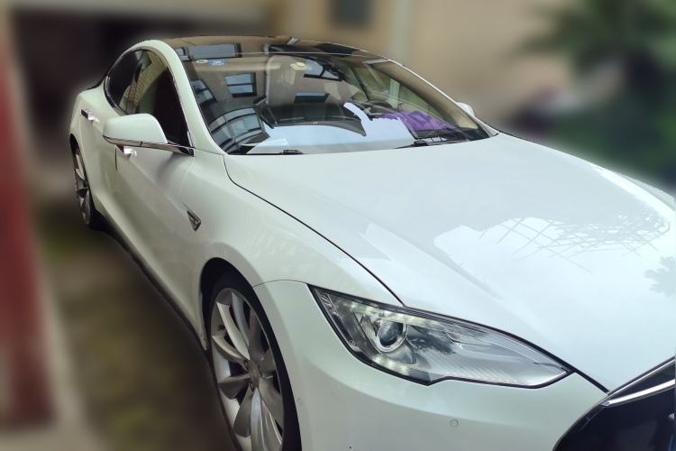 Used Tesla Model S 2015 S P85D Front Right 45 Deg
