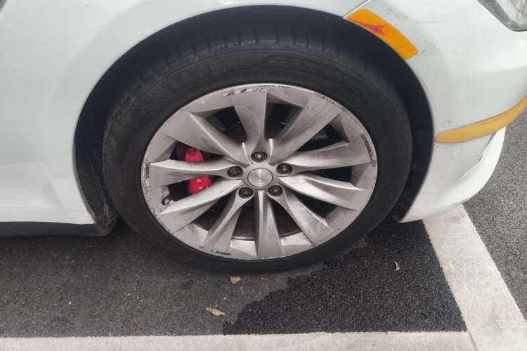 Used Tesla Model S 2015 S 85D Right Front Wheel Hub