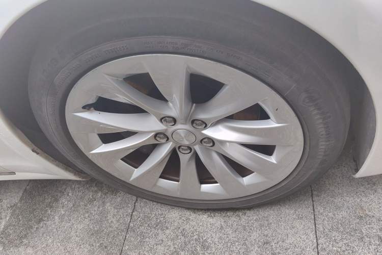 Used Tesla Model S 2015 S 90D Right Front Wheel Hub