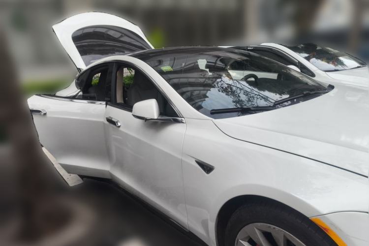 Used Tesla Model S 2015 S 85D Trunk