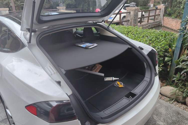 Used Tesla Model S 2015 S 90D Trunk