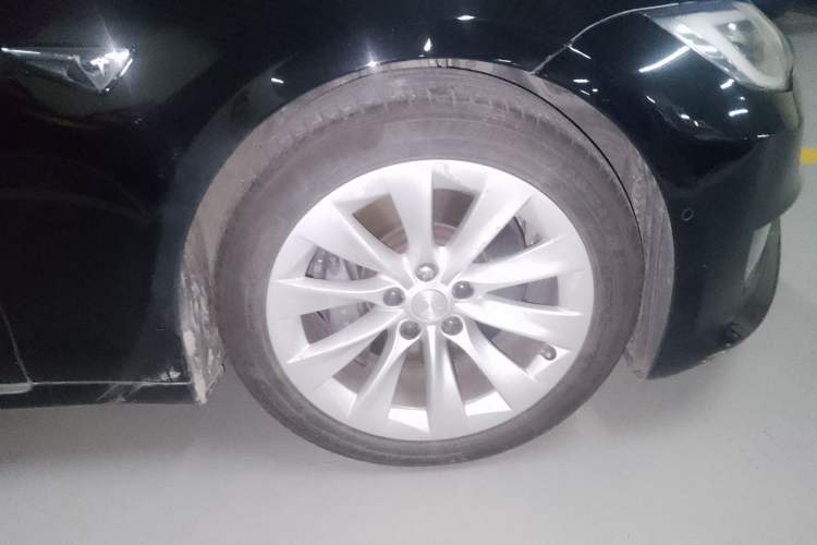 Used Tesla Model S 2016 S 75 Right Front Wheel Hub