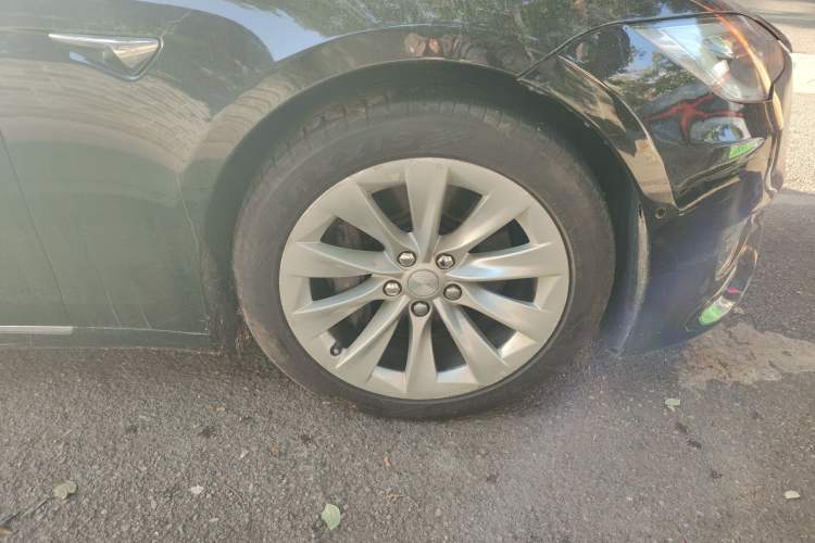 Used Tesla Model S 2016 S 60 Right Front Wheel Hub