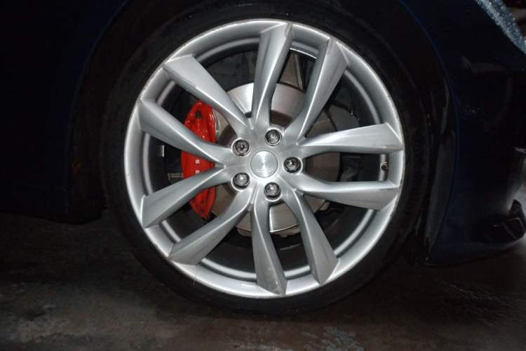 Used Tesla Model S 2016 S 60 Right Front Wheel Hub