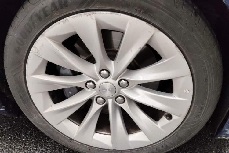 Used Tesla Model S 2016 S 60 Right Front Wheel Hub