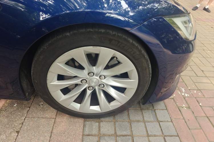 Used Tesla Model S 2016 S 60 Right Front Wheel Hub