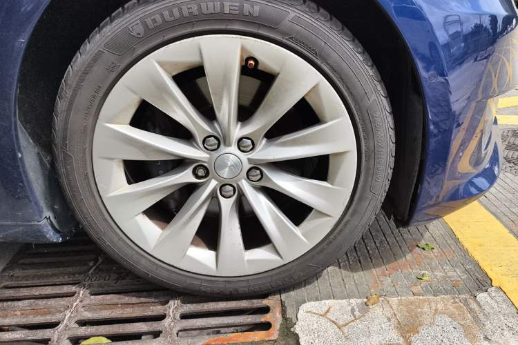 Used Tesla Model S 2016 S 60 Right Front Wheel Hub