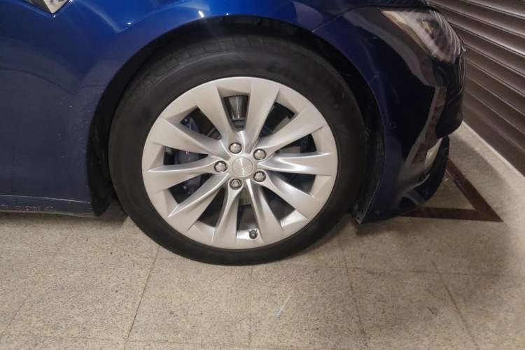 Used Tesla Model S 2016 S 60 Right Front Wheel Hub