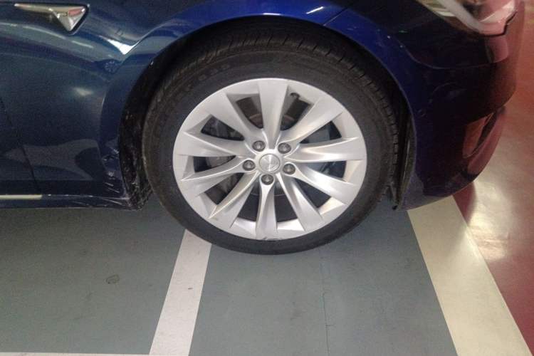 Used Tesla Model S 2016 S 75 Right Front Wheel Hub