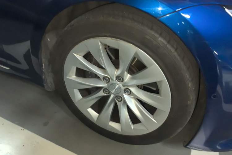Used Tesla Model S 2016 S 75D Right Front Wheel Hub