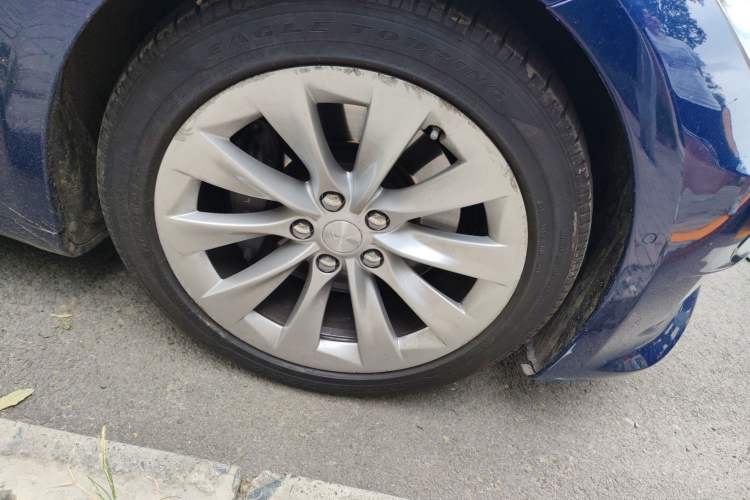 Used Tesla Model S 2016 S 60 Right Front Wheel Hub