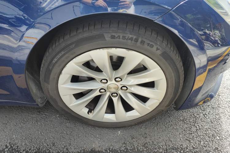 Used Tesla Model S 2016 S 75 Right Front Wheel Hub