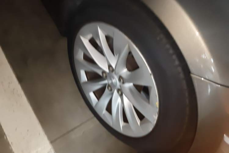Used Tesla Model S 2016 S 90D Right Front Wheel Hub