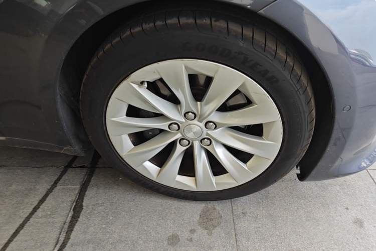 Used Tesla Model S 2016 S 60 Right Front Wheel Hub