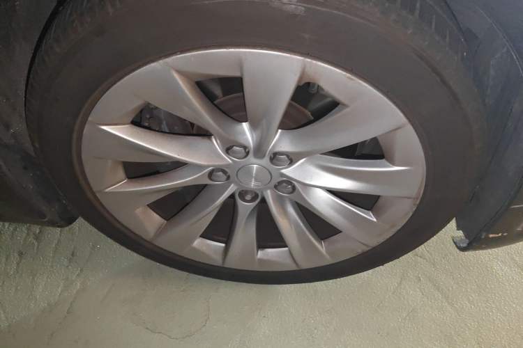 Used Tesla Model S 2016 S 60 Right Front Wheel Hub