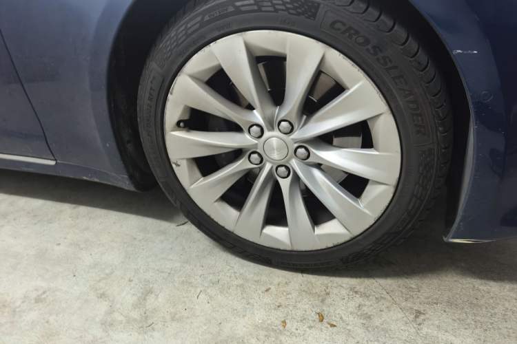 Used Tesla Model S 2016 S 75 Right Front Wheel Hub