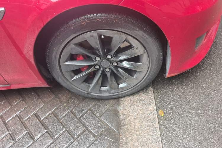 Used Tesla Model S 2016 S 75 Right Front Wheel Hub