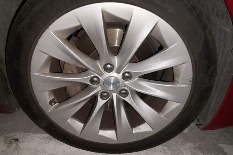 Used Tesla Model S 2016 S 60 Right Front Wheel Hub