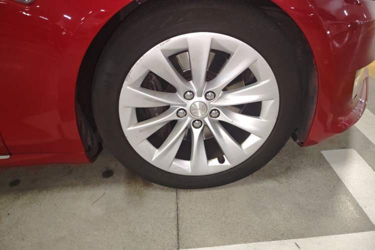Used Tesla Model S 2016 S 75D Right Front Wheel Hub
