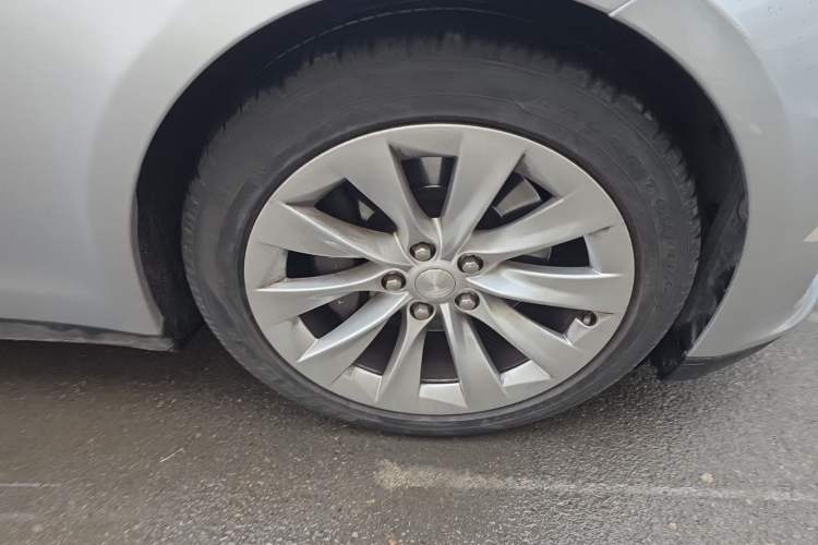 Used Tesla Model S 2016 S 70 Right Front Wheel Hub