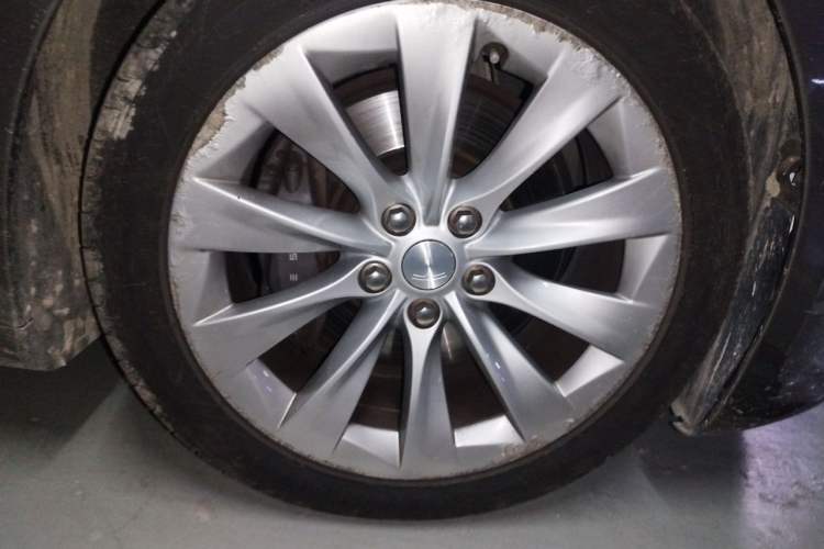 Used Tesla Model S 2016 S 75D Right Front Wheel Hub