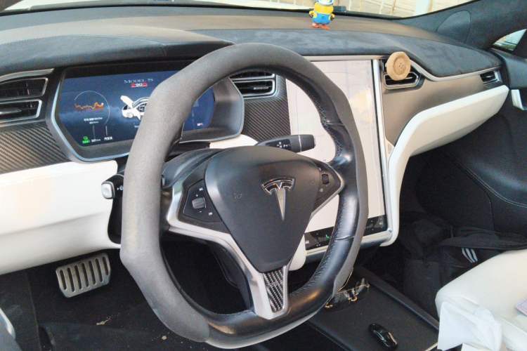 Used Tesla Model S 2016 S P90D Center Console