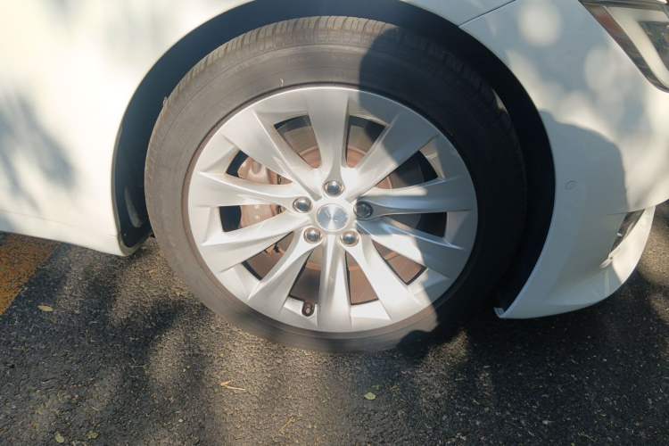 Used Tesla Model S 2016 S 60 Right Front Wheel Hub