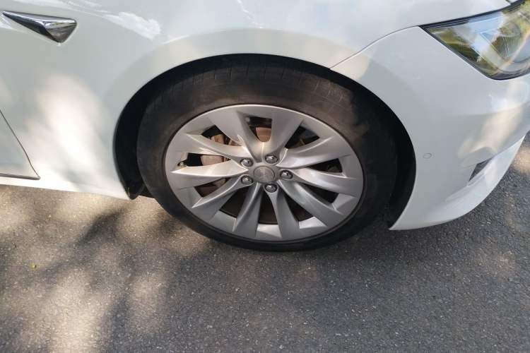 Used Tesla Model S 2016 S 60 Right Front Wheel Hub