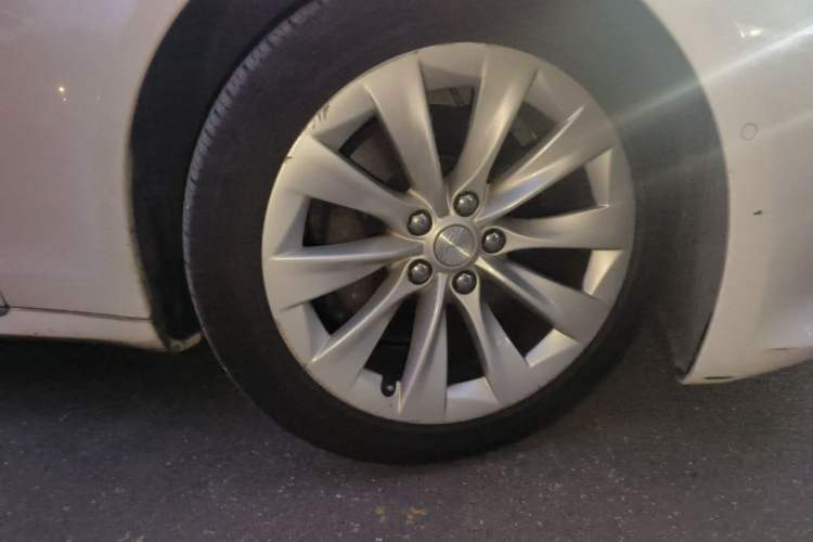 Used Tesla Model S 2016 S 75 Right Front Wheel Hub