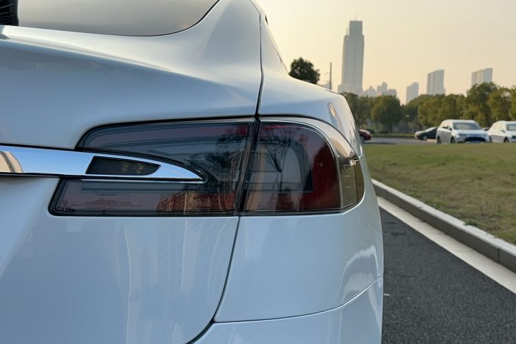 Used Tesla Model S 2016 S 90D Right Rear Taillight