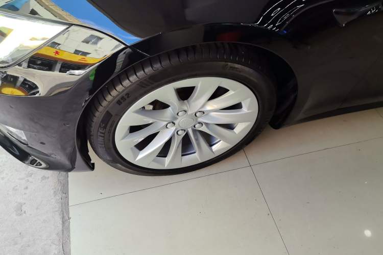 Used Tesla Model S 2017 S 100D Long Range Edition Left Front Wheel Hub