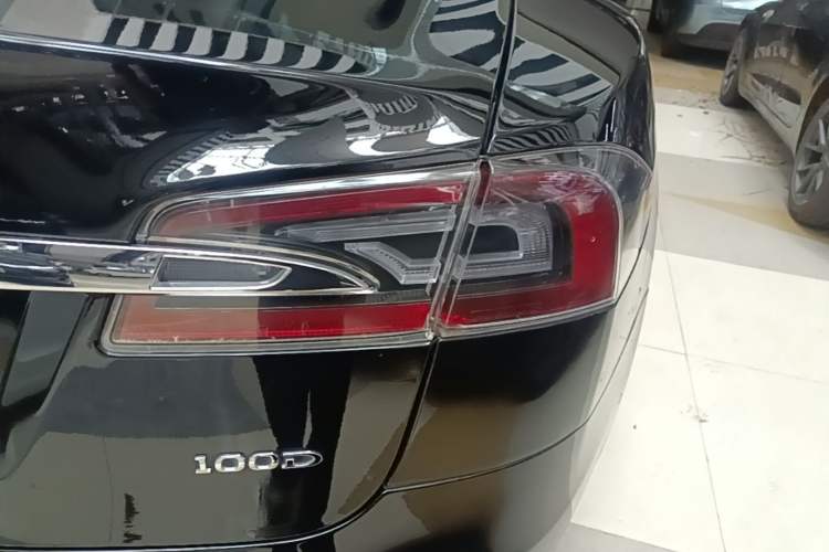Used Tesla Model S 2017 S 100D Right Rear Taillight