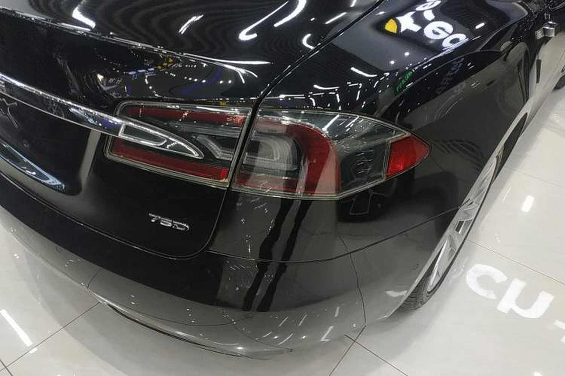 Used Tesla Model S 2017 S 75D Standard Range Edition Right Rear Taillight