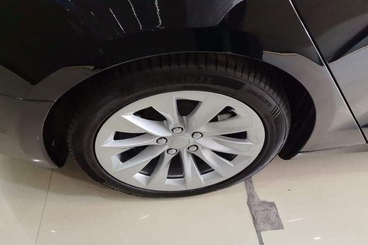 Used Tesla Model S 2017 S 100D Long Range Edition Right Rear Wheel Hub
