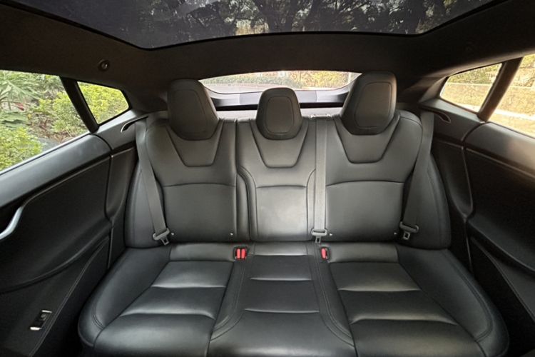 Used Tesla Model S 2017 S 75D Standard Range Edition Interior 5