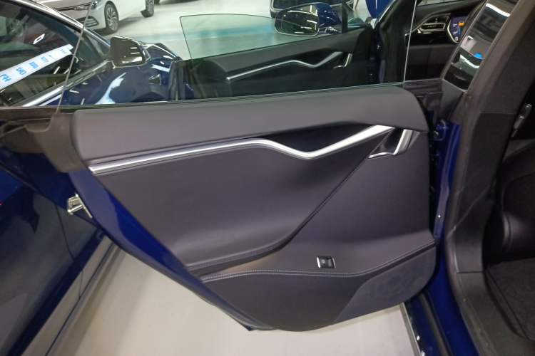 Used Tesla Model S 2017 S 75D Standard Range Edition Interior 8