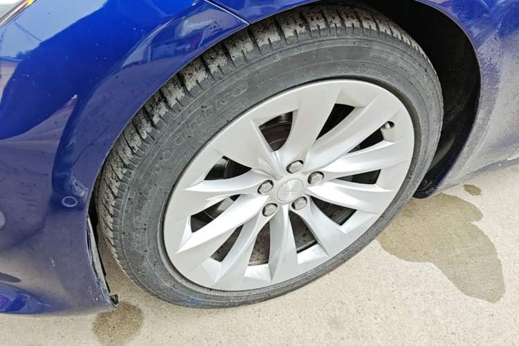 Used Tesla Model S 2017 S 75D Standard Range Edition Left Front Wheel Hub
