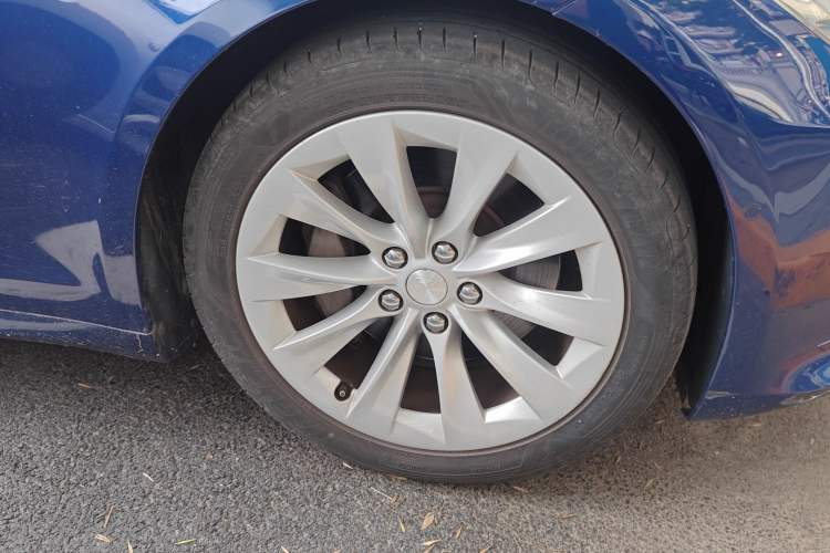 Used Tesla Model S 2017 S 75 Right Front Wheel Hub